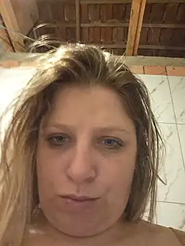 Loirinhhaa webcam