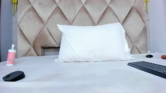 GabyParker_ webcam