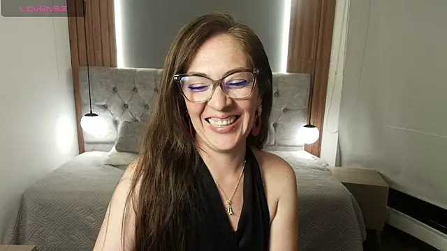 VictoriaLuxee_ webcam
