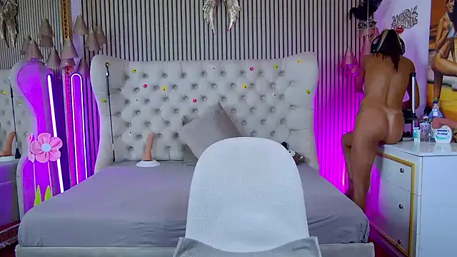 PlayfulShow webcam