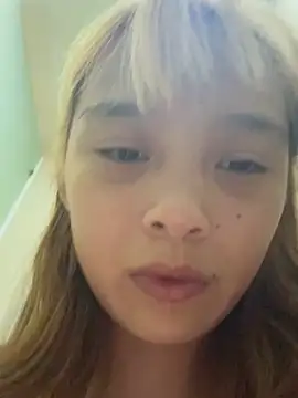 yangyang520-18girl webcam