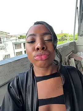 niyirey1 (F young) - 😈 NAKED+SLIDE FINGERS IN 💦🥵