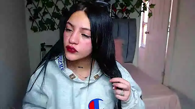 Violettasquirt webcam