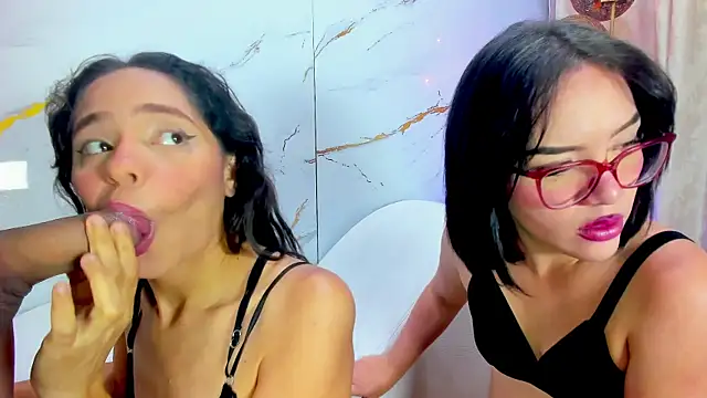 AmazingOrgasm webcam