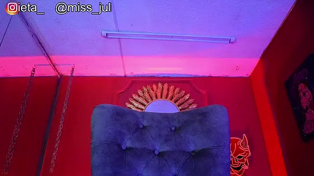 Julieta_Russell webcam