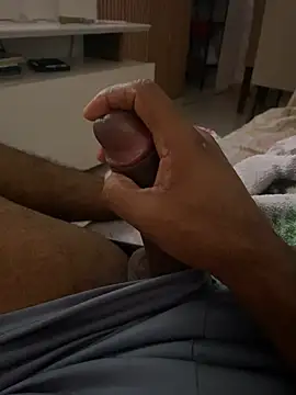 hudson19cm live cam on StripChat