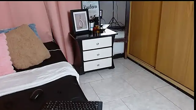 nickyCollins webcam