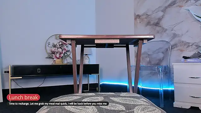 Maddyluxe webcam