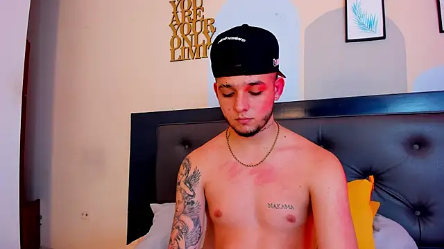 Boy_Mathew webcam