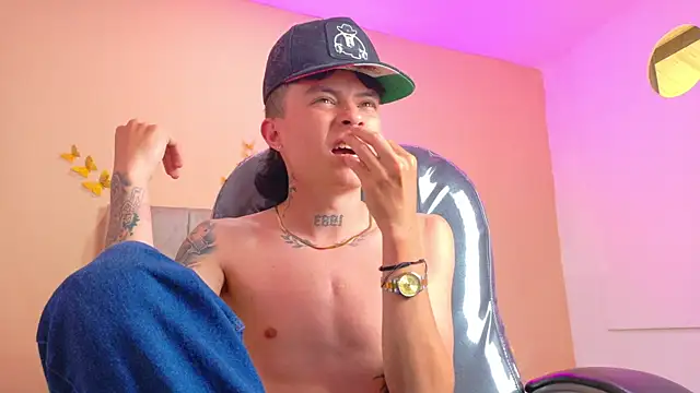 Nascary_Fox webcam