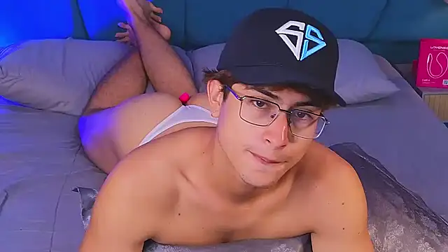 Aaron_Eze webcam