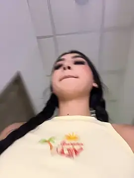 BadLilAngelXXX webcam