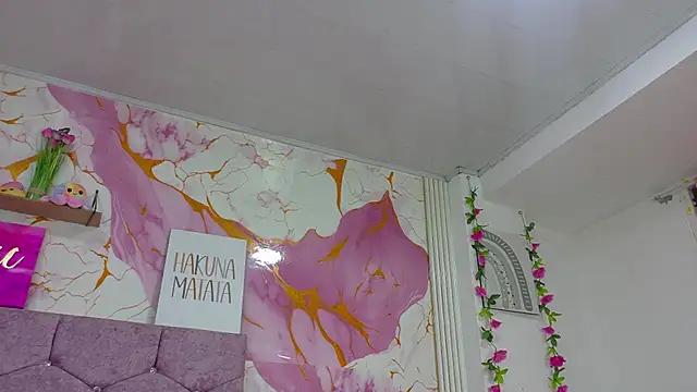 NahomyEvans webcam
