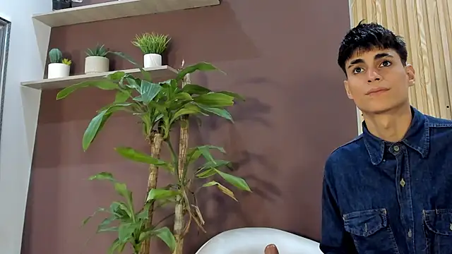 Dante_Rosetti198 live cam on StripChat