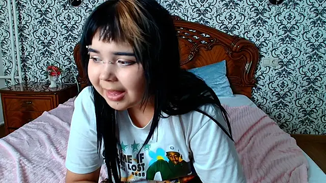 Ember_Rowe webcam