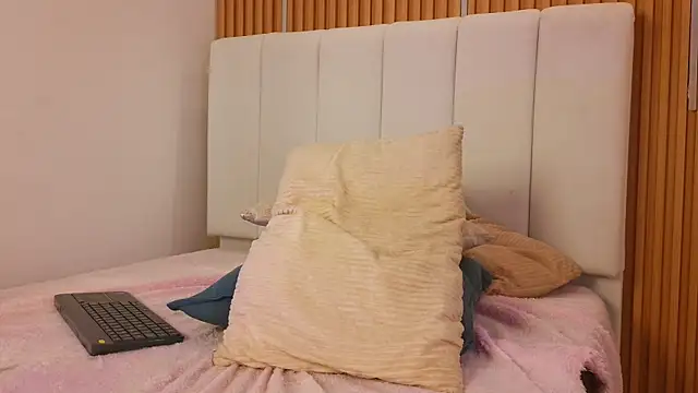 KimSensual_ webcam