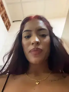 MystiqueXXX webcam