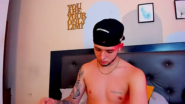Boy_Mathew webcam