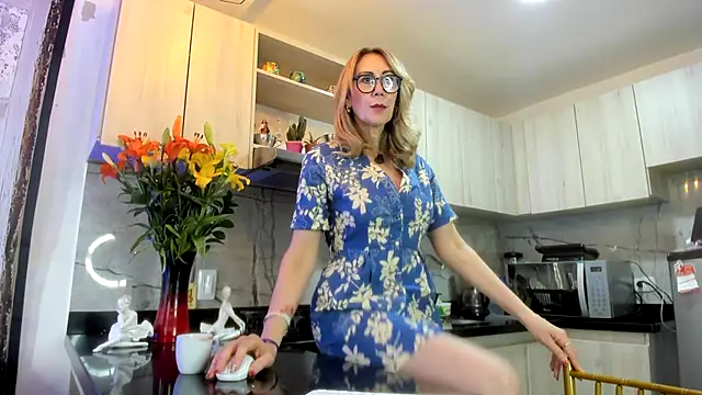 ashleymilf_1 webcam