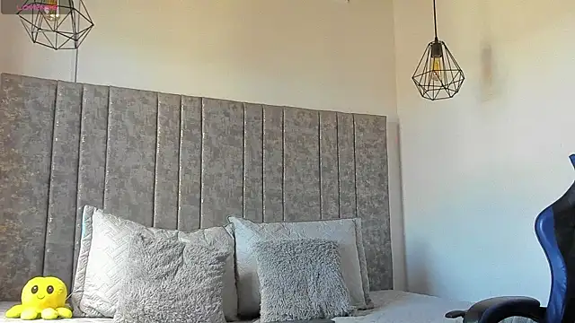Calvin_Hunter webcam