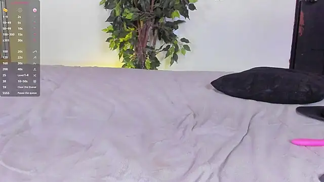 Miss_KhalifaDoll webcam