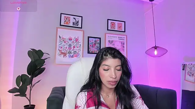 tiffany_low - Tiffany_Low's free webcam - UK Sex Cams