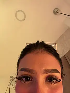 scarlethlux live cam on StripChat