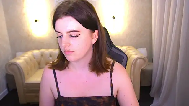 KristiFoxy live cam on StripChat