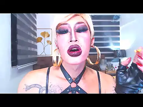 DominateMistressTania webcam