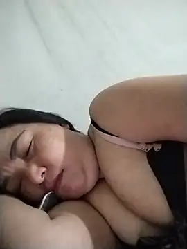 Naaya8109 webcam