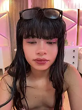 chloe_larson webcam