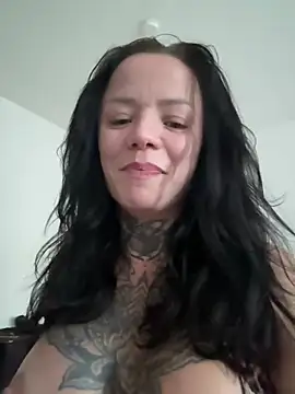 SkinnyLilly webcam