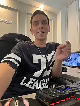 Liam_Fiire webcam