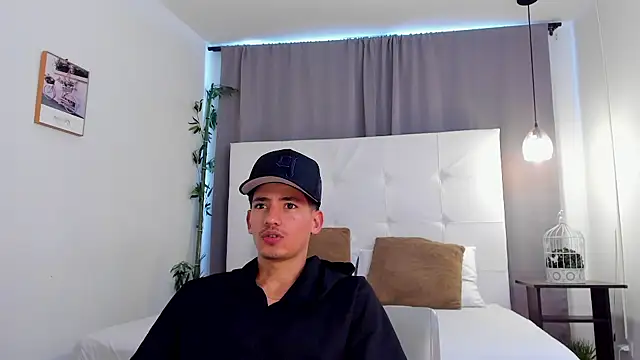 Alejo-and-Thiago webcam