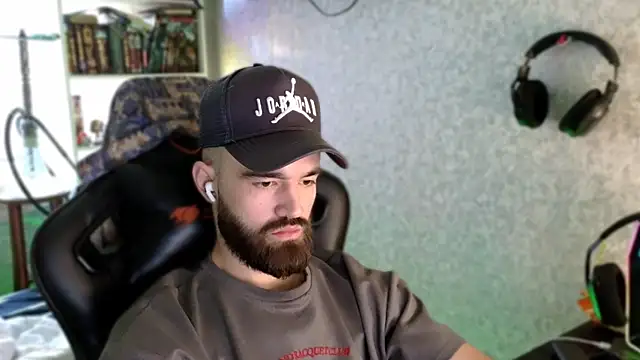 _Serious_Man webcam