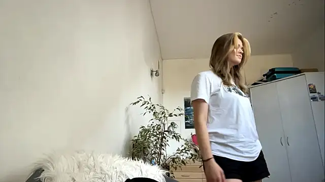 MiaRoika webcam