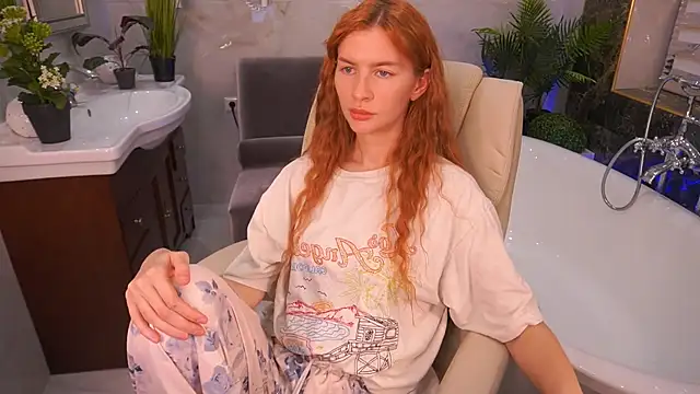 Nicol_Moonn webcam