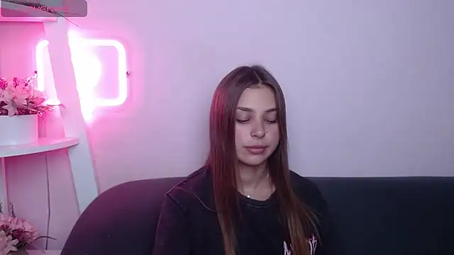 MilanaAngelAs webcam