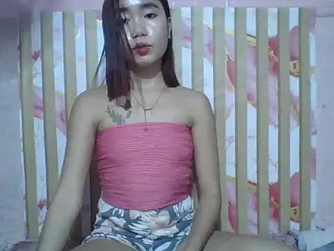 SweetPussie18x webcam