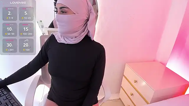 DinaNoor webcam