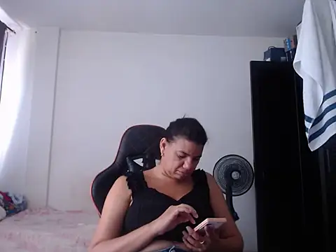 Adriana_0312 webcam
