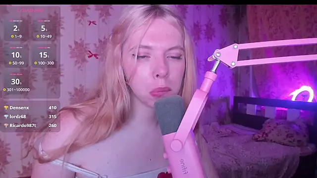 Cutie_Bambi webcam