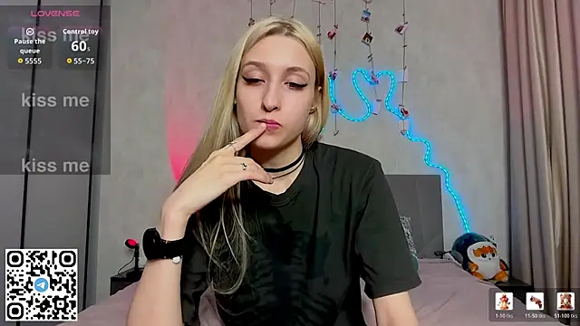 Emma_Willson webcam