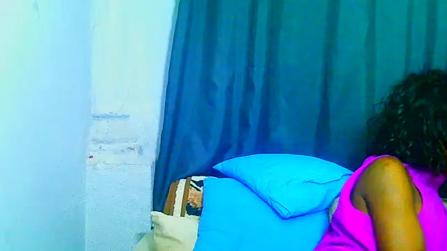 freaky_naughty (F milf) - NEED TO RELOCATE TO SAFE PLACE PLS HELP