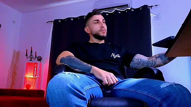 MightyAaron66 webcam