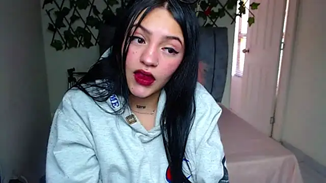 Violettasquirt webcam
