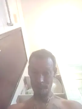 TornLove16 webcam