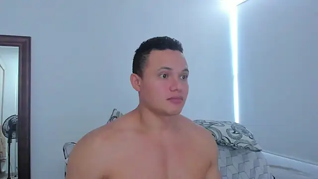 KingLevi01 live cam on StripChat
