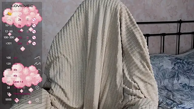 lil_luna_x webcam