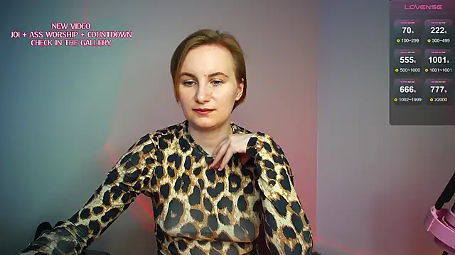 KinkyMissCherry webcam